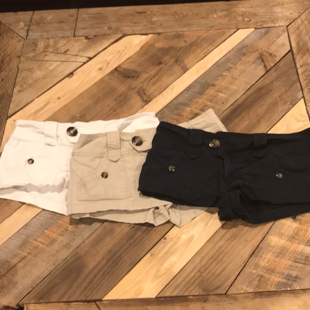 Lot of 3 pairs of button shorts